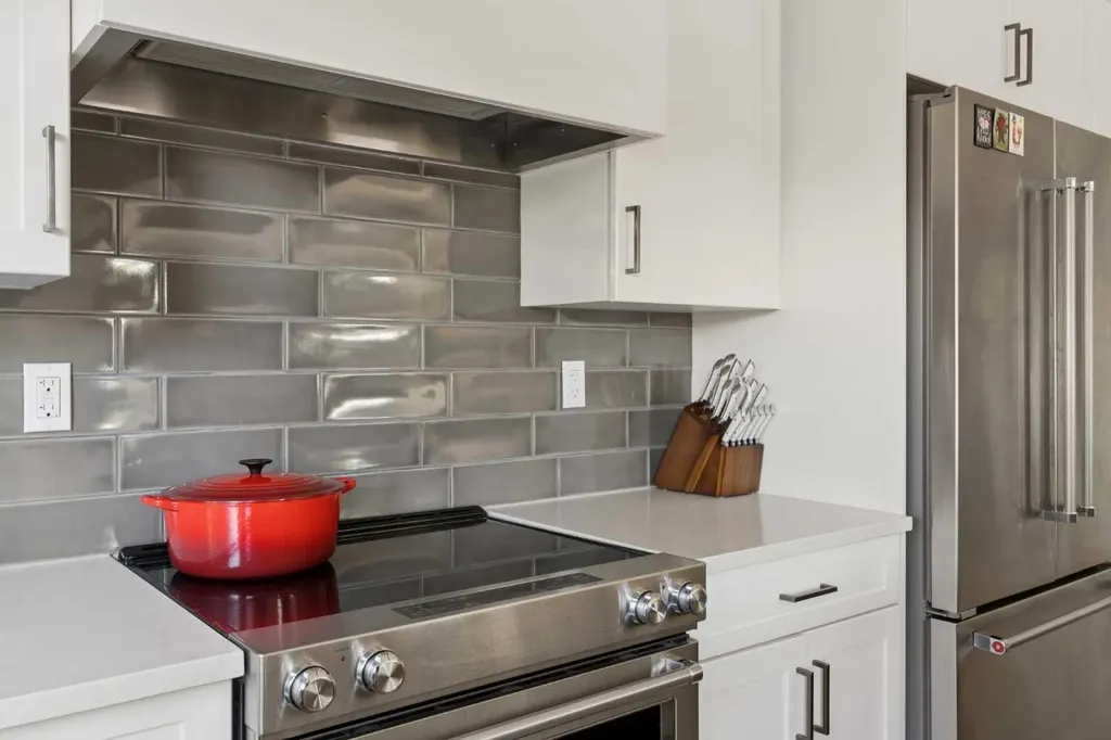 127 Parkglen Crescent SE Calgary AB T2J 4L9