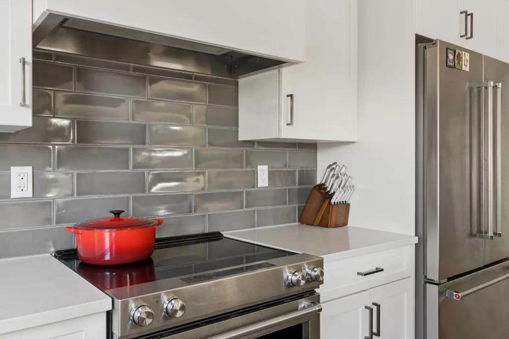127 Parkglen Crescent SE Calgary AB T2J 4L9