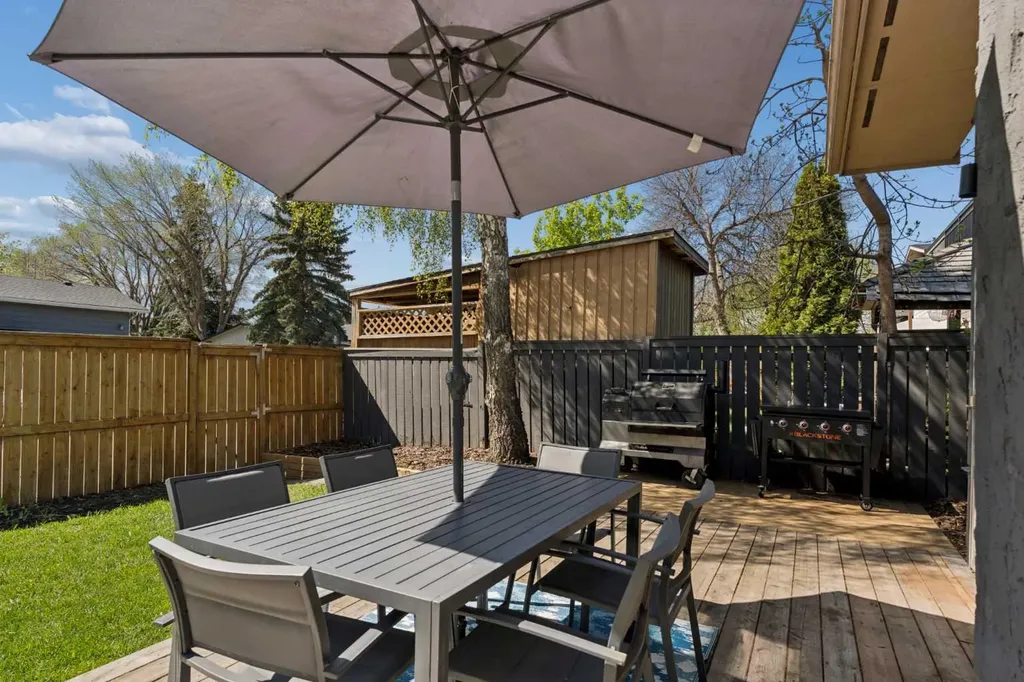 127 Parkglen Crescent SE Calgary AB T2J 4L9