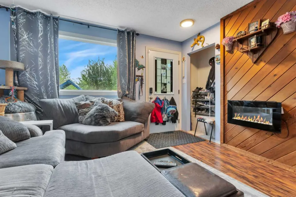 4520 36 Avenue Ponoka AB T4J 1A2