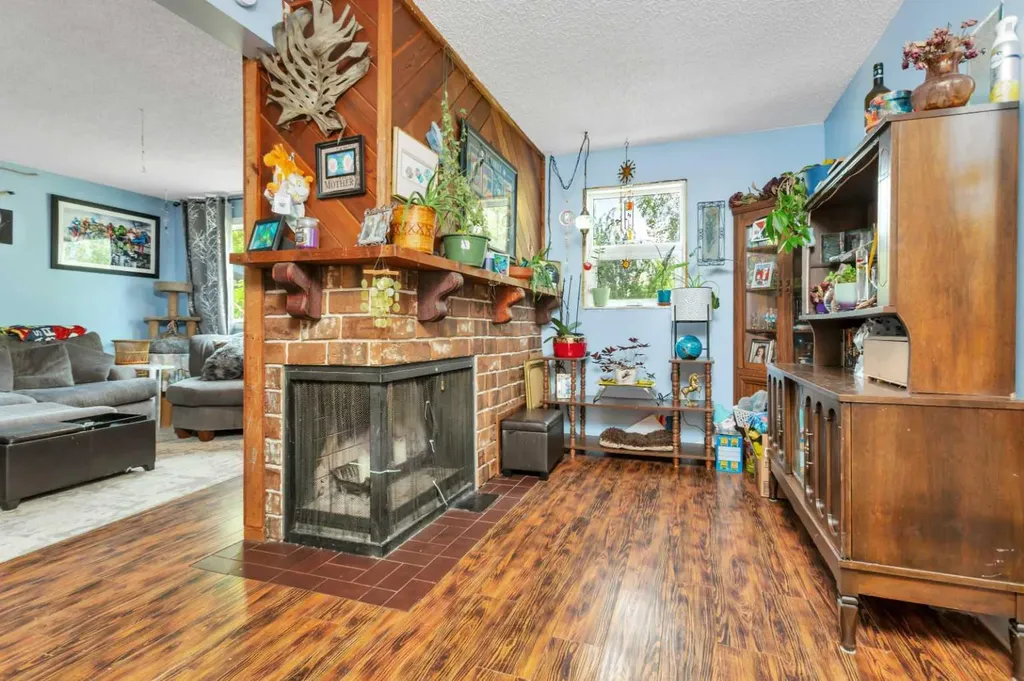 4520 36 Avenue Ponoka AB T4J 1A2