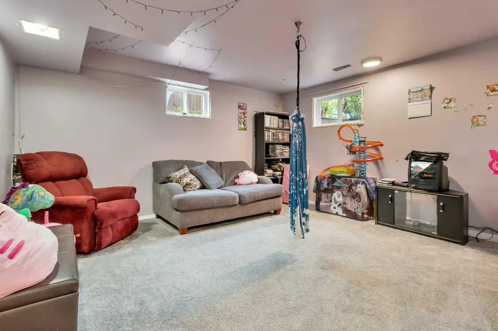 4520 36 Avenue Ponoka AB T4J 1A2