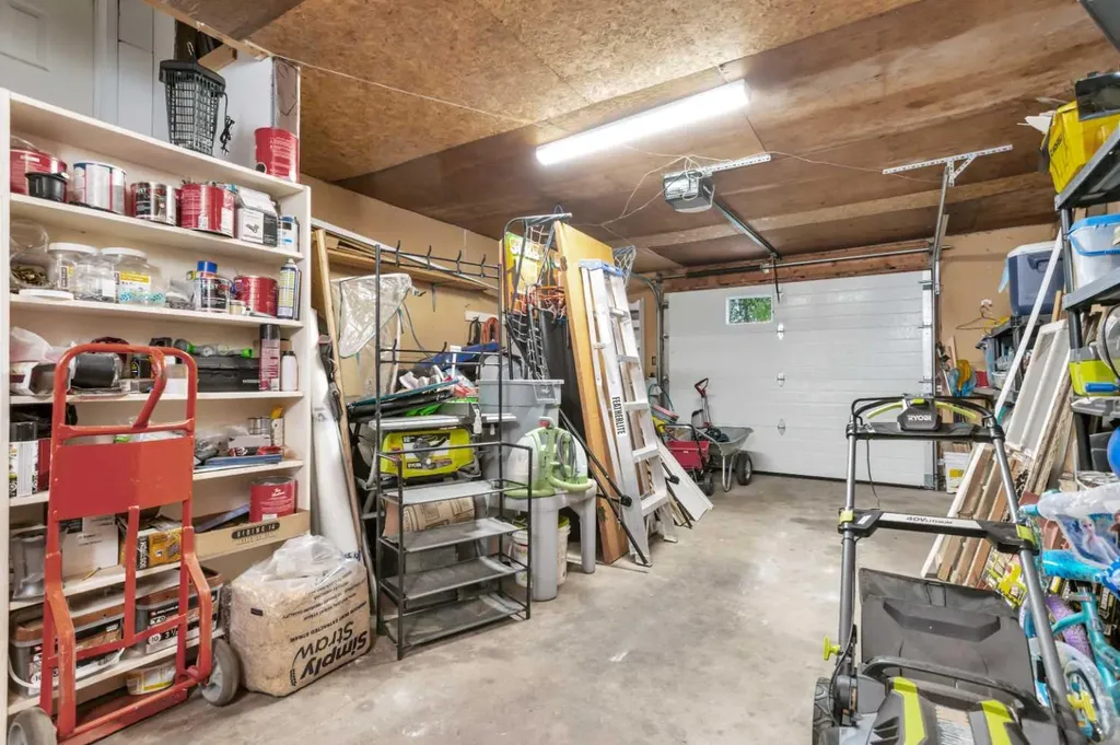 4520 36 Avenue Ponoka AB T4J 1A2