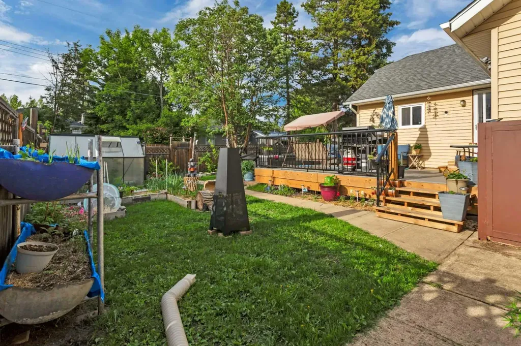 4520 36 Avenue Ponoka AB T4J 1A2