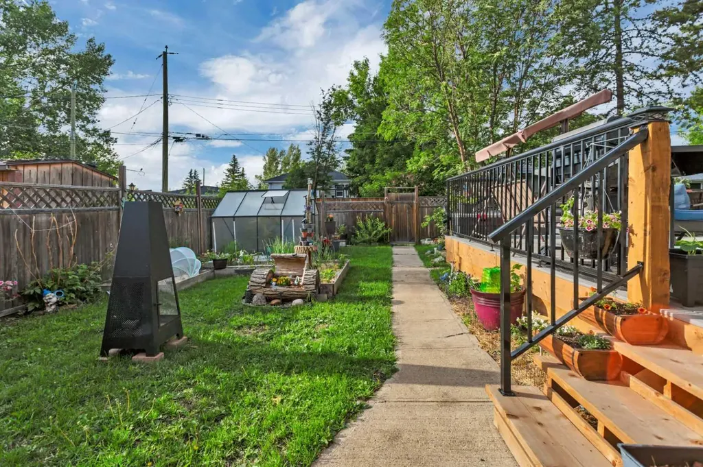 4520 36 Avenue Ponoka AB T4J 1A2