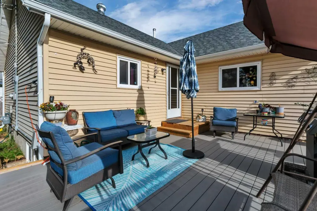 4520 36 Avenue Ponoka AB T4J 1A2