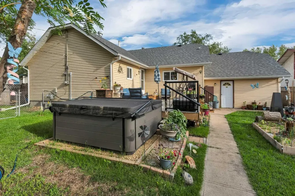 4520 36 Avenue Ponoka AB T4J 1A2