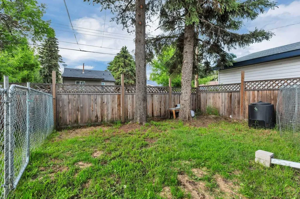 4520 36 Avenue Ponoka AB T4J 1A2