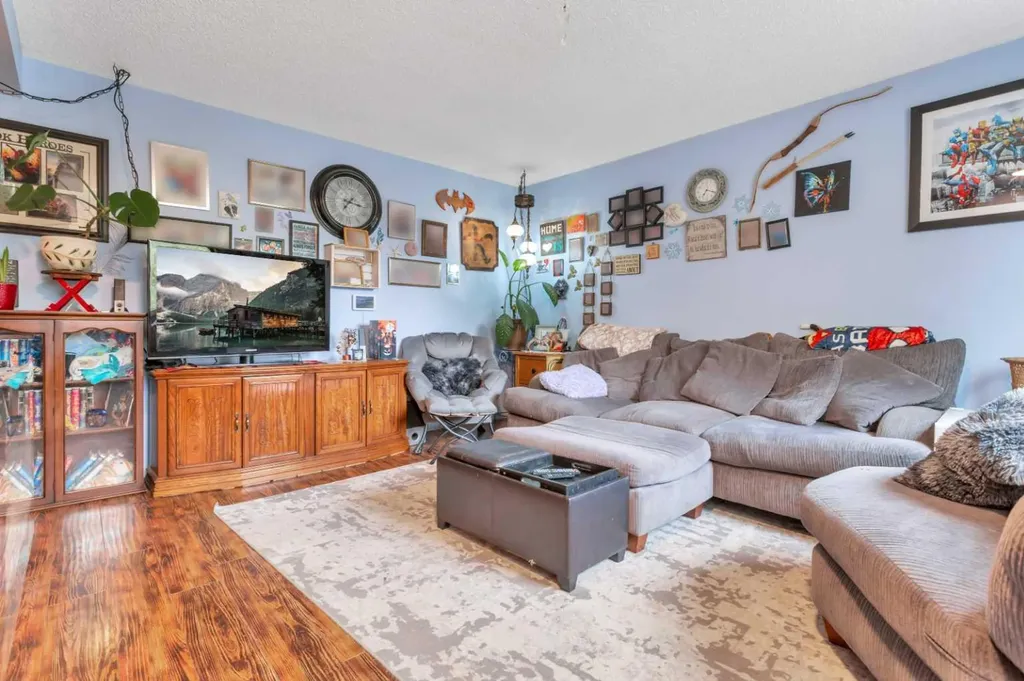 4520 36 Avenue Ponoka AB T4J 1A2