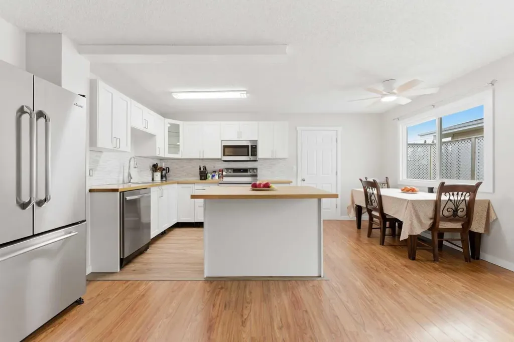 616 1 Street NE Sundre AB T0M 1X0