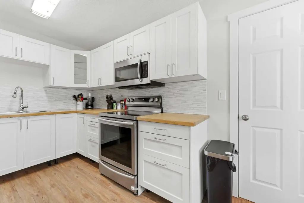 616 1 Street NE Sundre AB T0M 1X0