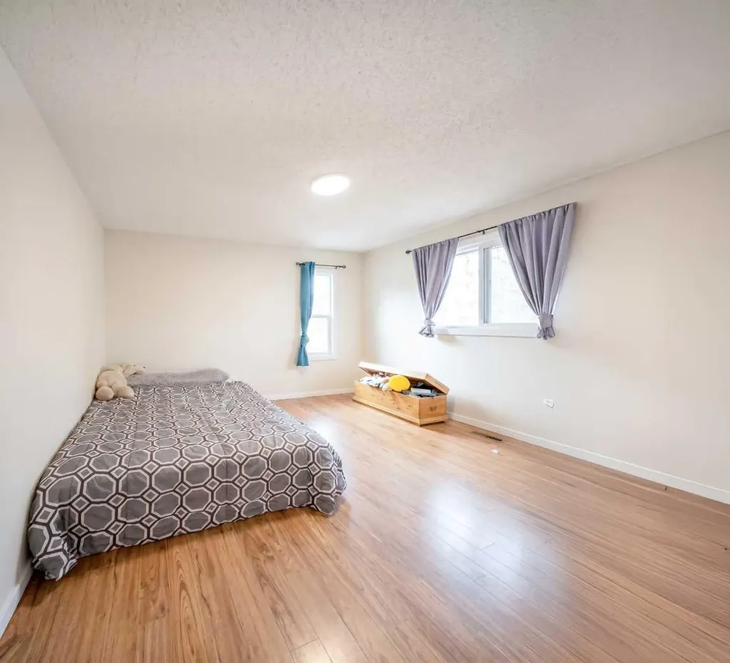 616 1 Street NE Sundre AB T0M 1X0