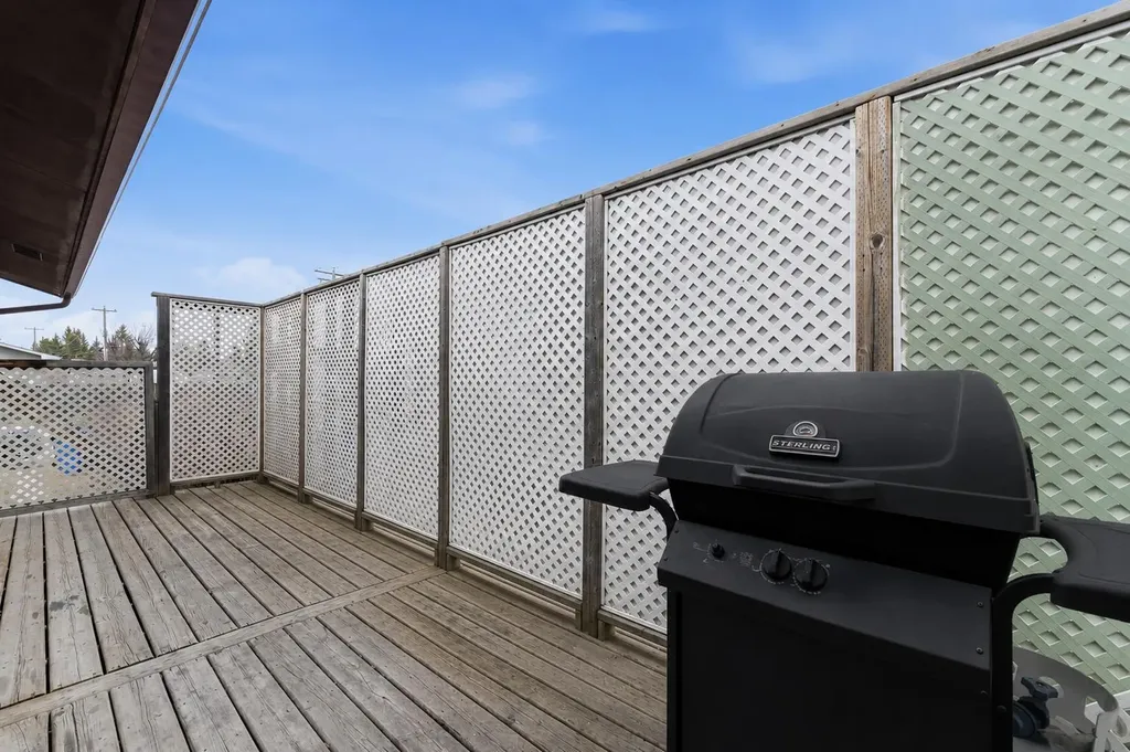 616 1 Street NE Sundre AB T0M 1X0