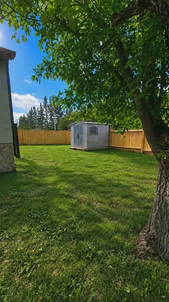 616 1 Street NE Sundre AB T0M 1X0