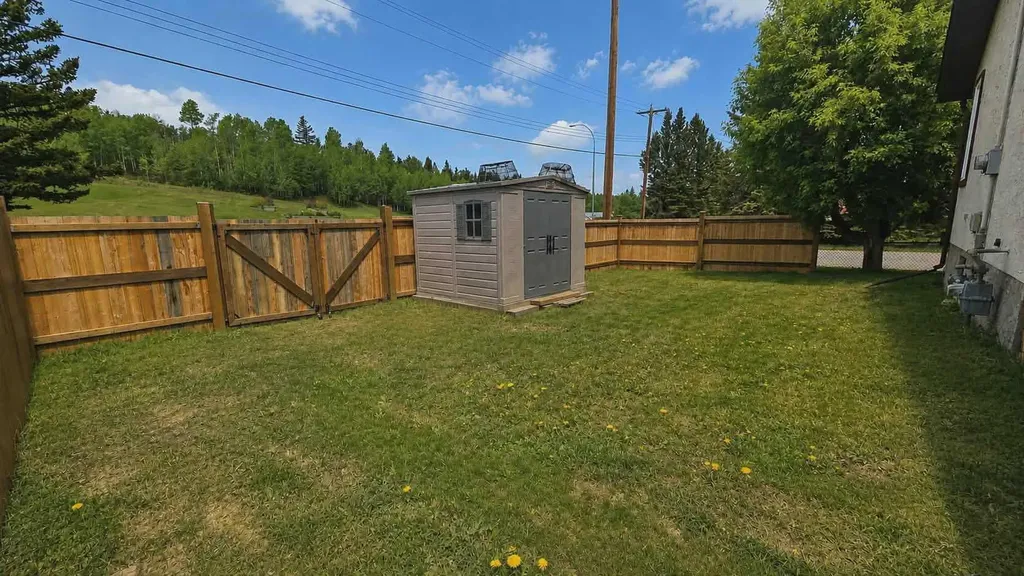 616 1 Street NE Sundre AB T0M 1X0