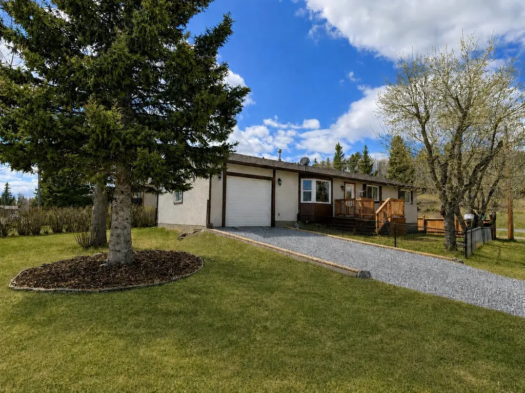 616 1 Street NE Sundre AB T0M 1X0