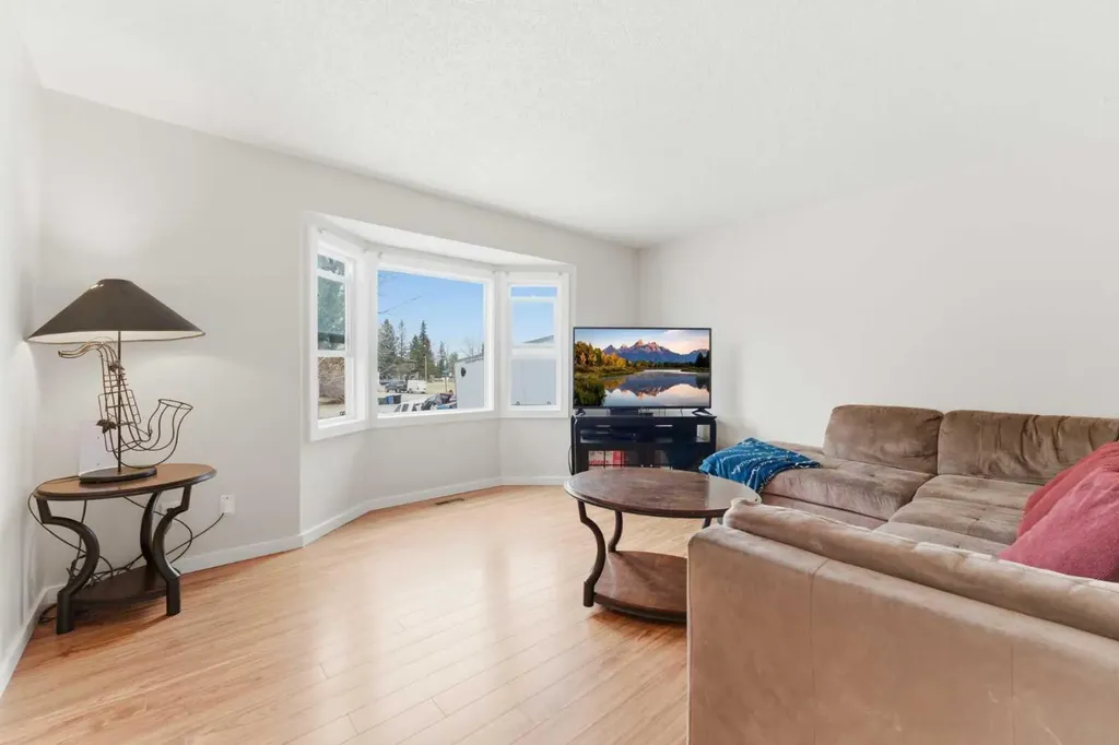 616 1 Street NE Sundre AB T0M 1X0