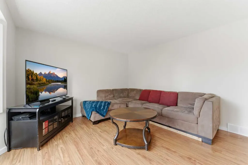 616 1 Street NE Sundre AB T0M 1X0