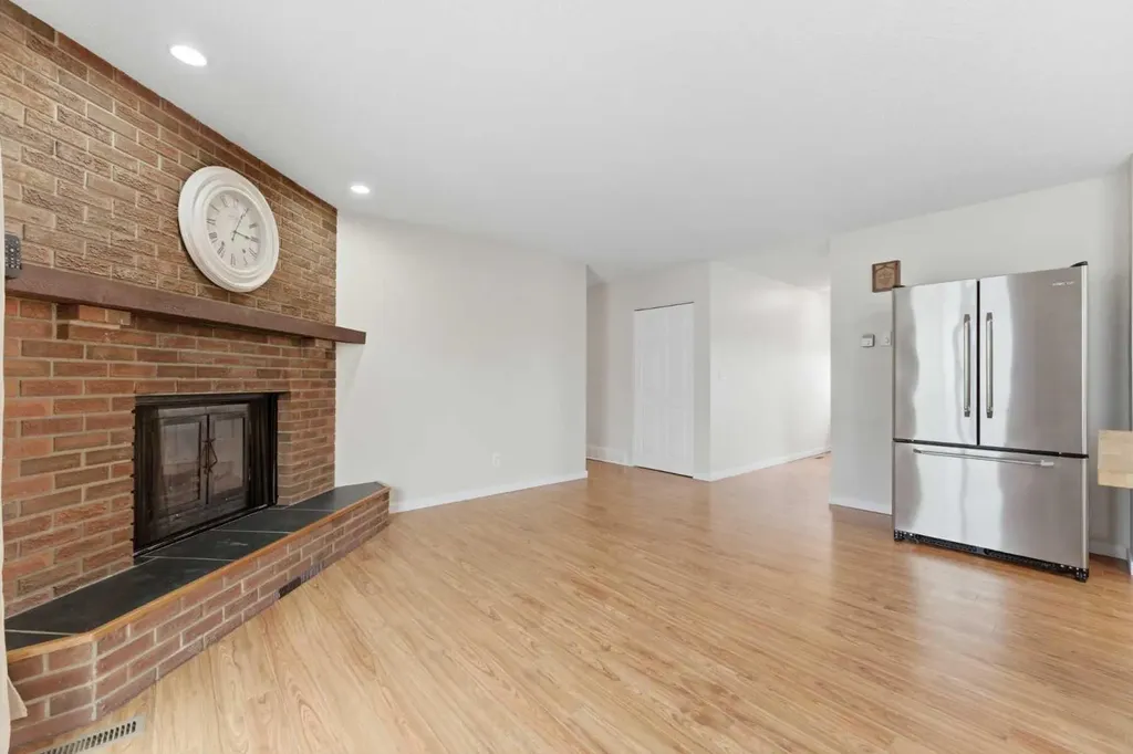 616 1 Street NE Sundre AB T0M 1X0