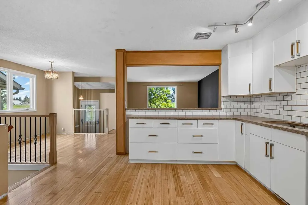 130 Woodbrook Way SW Calgary AB T2W4R6