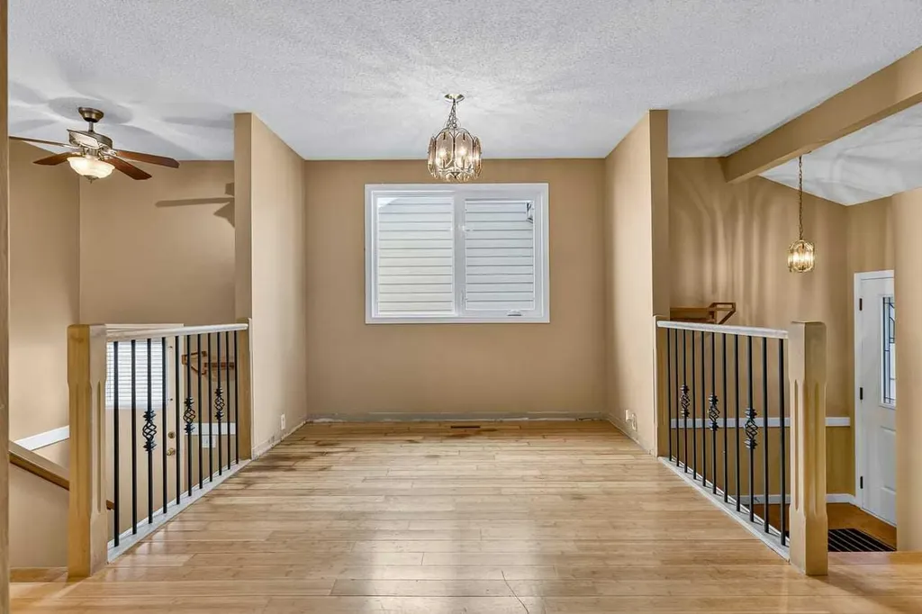 130 Woodbrook Way SW Calgary AB T2W4R6