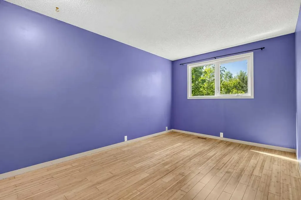 130 Woodbrook Way SW Calgary AB T2W4R6