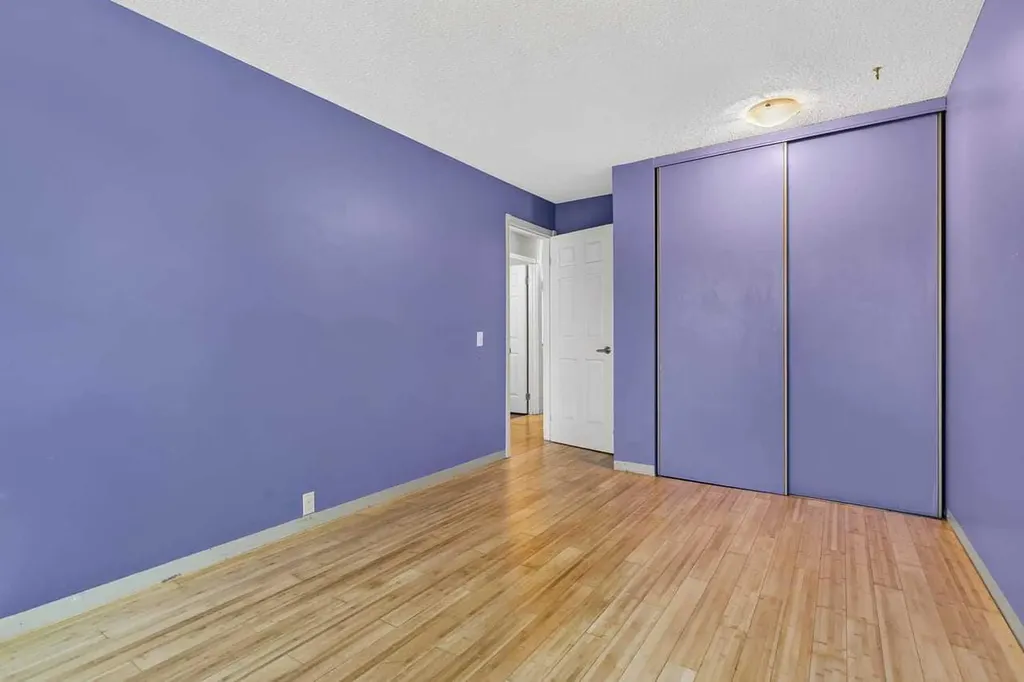 130 Woodbrook Way SW Calgary AB T2W4R6