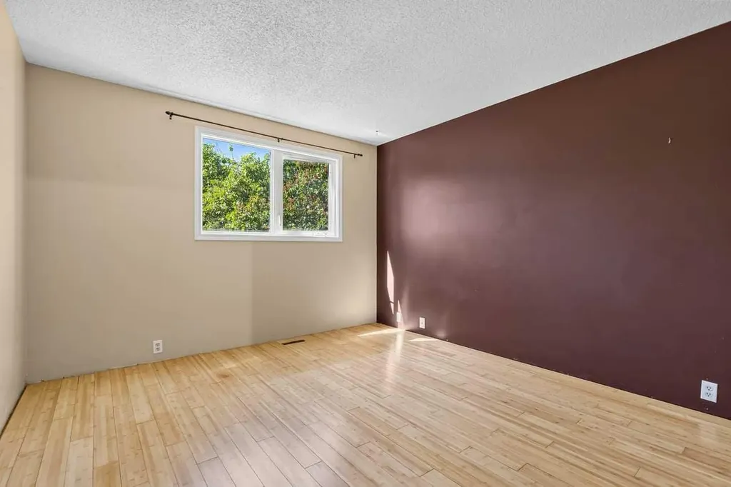130 Woodbrook Way SW Calgary AB T2W4R6