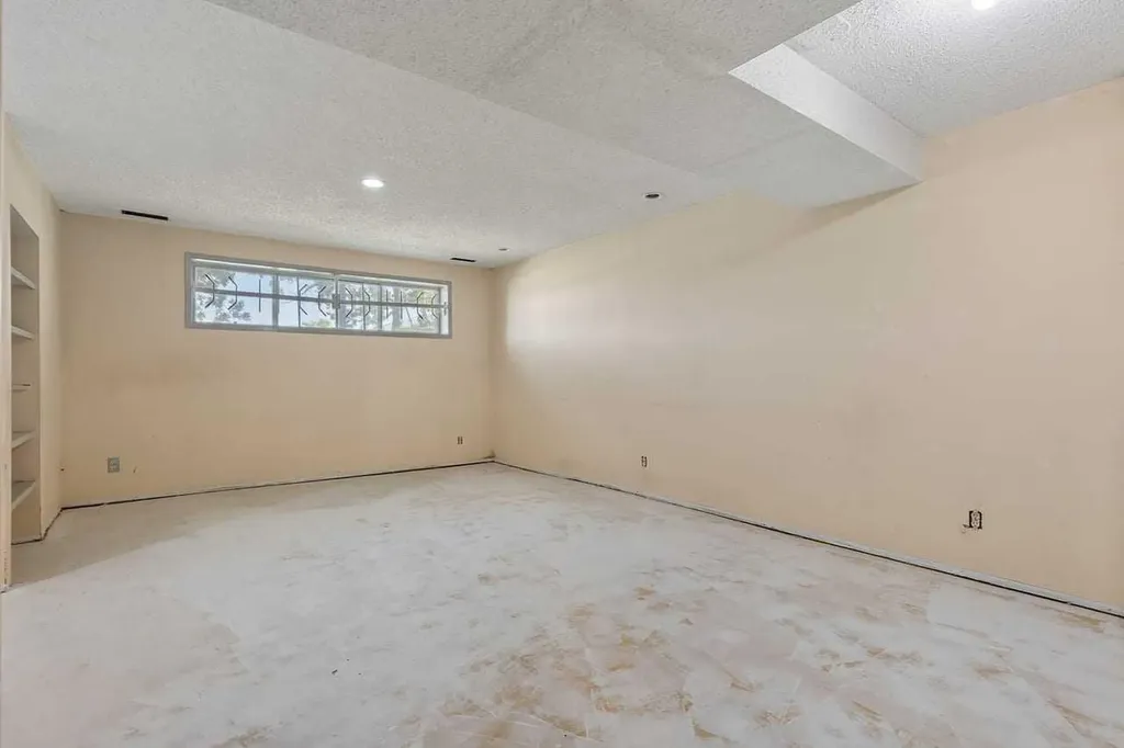 130 Woodbrook Way SW Calgary AB T2W4R6