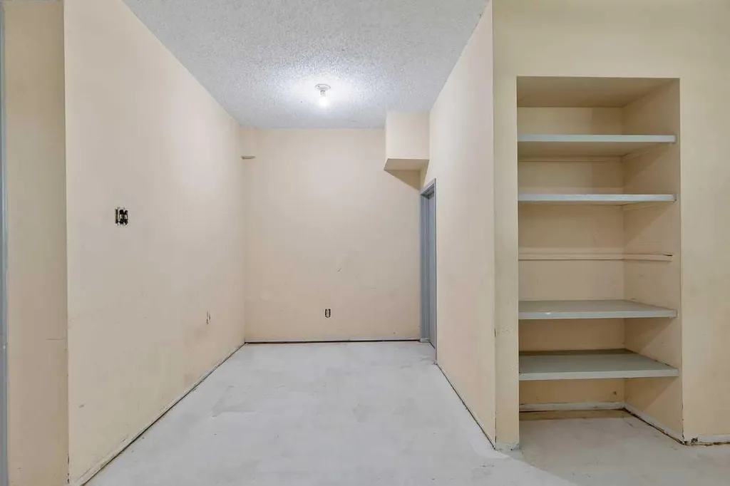 130 Woodbrook Way SW Calgary AB T2W4R6