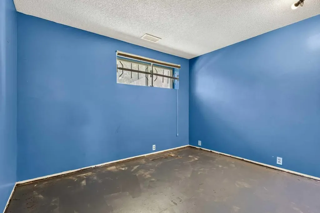 130 Woodbrook Way SW Calgary AB T2W4R6