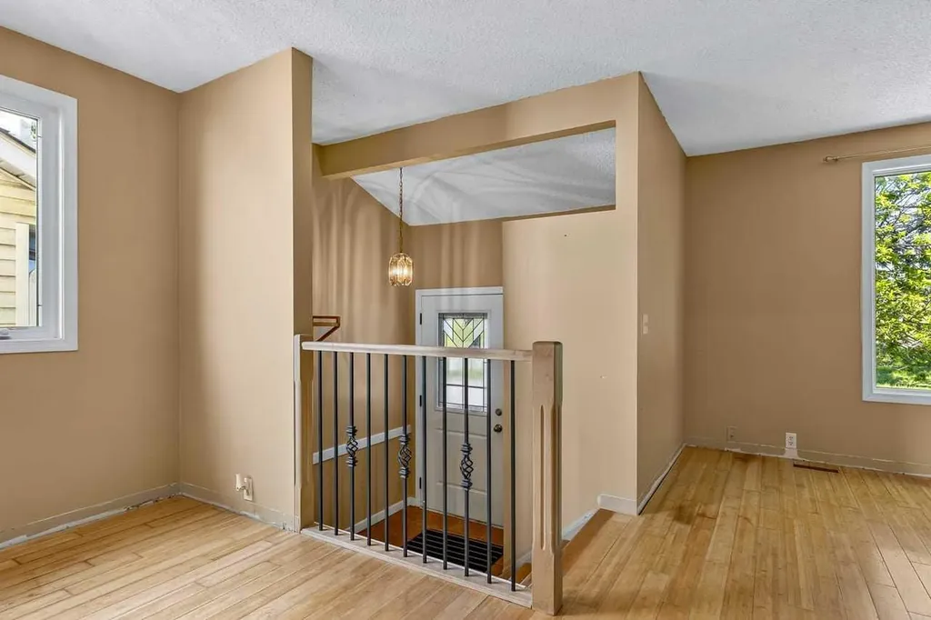 130 Woodbrook Way SW Calgary AB T2W4R6