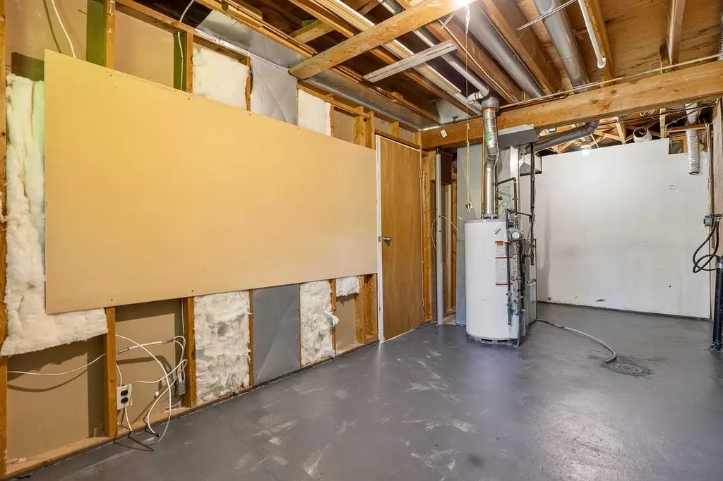 130 Woodbrook Way SW Calgary AB T2W4R6