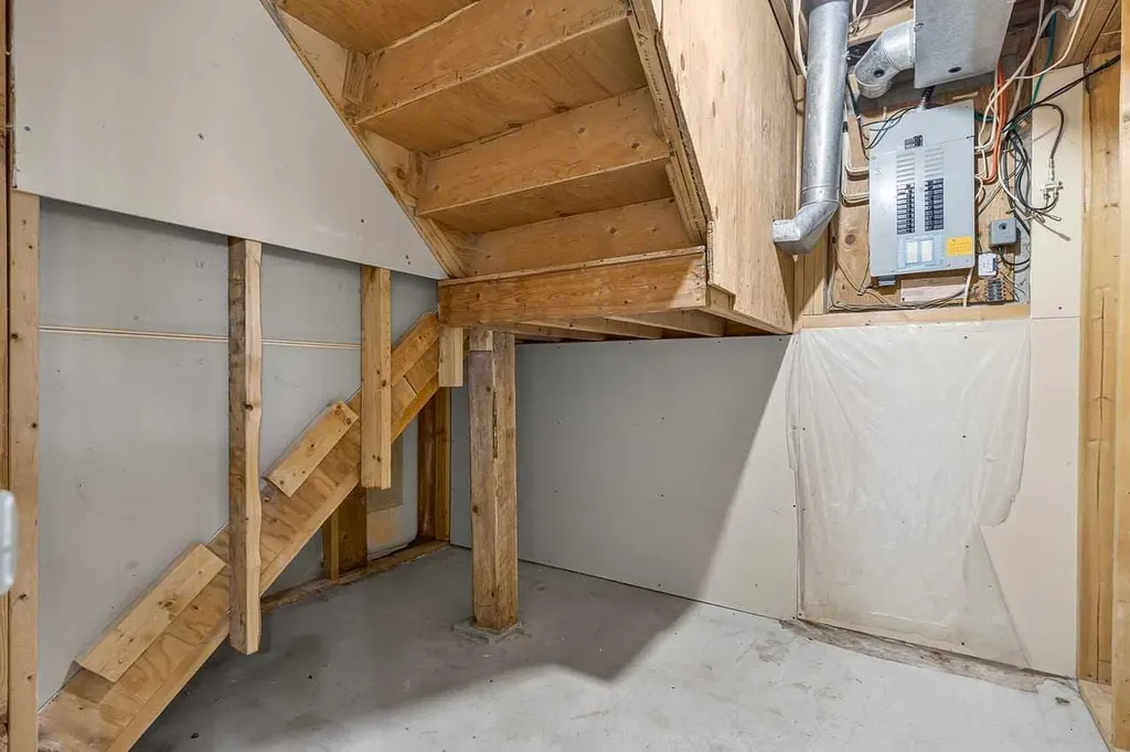 130 Woodbrook Way SW Calgary AB T2W4R6
