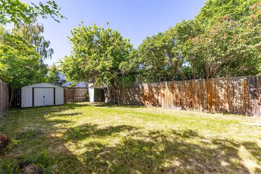 130 Woodbrook Way SW Calgary AB T2W4R6