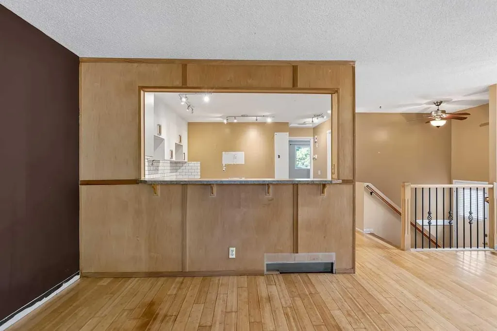 130 Woodbrook Way SW Calgary AB T2W4R6