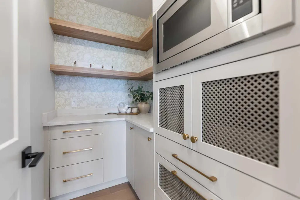 50 Patterson Rise SW Calgary AB T3H2E3