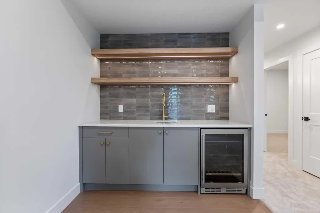 50 Patterson Rise SW Calgary AB T3H2E3