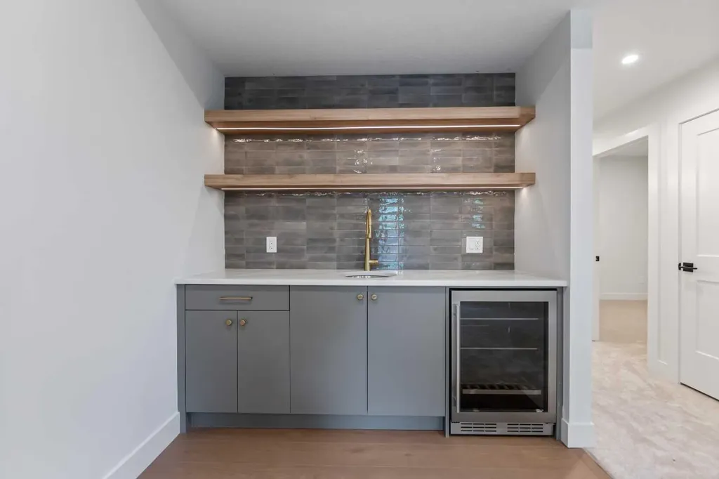 50 Patterson Rise SW Calgary AB T3H2E3