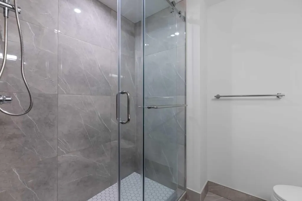 50 Patterson Rise SW Calgary AB T3H2E3
