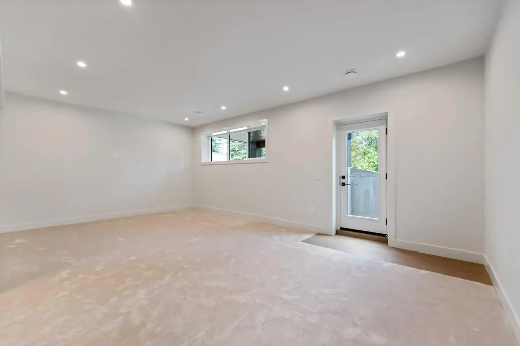 50 Patterson Rise SW Calgary AB T3H2E3