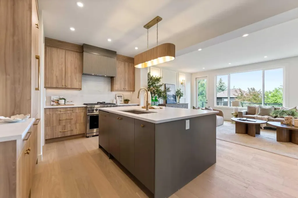 50 Patterson Rise SW Calgary AB T3H2E3
