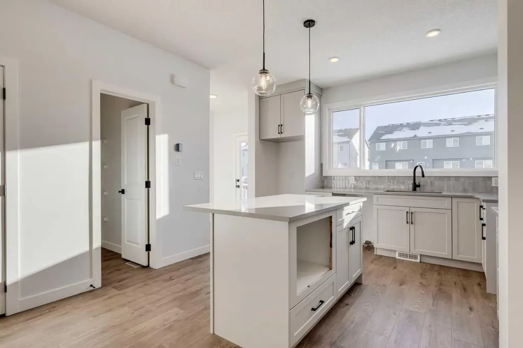 33 Savanna Place NE Calgary AB T3J 4B6
