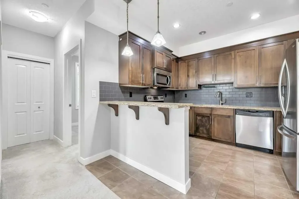 1005B Westmount Drive Strathmore AB T1P 0C3