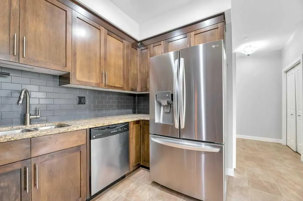 1005B Westmount Drive Strathmore AB T1P 0C3