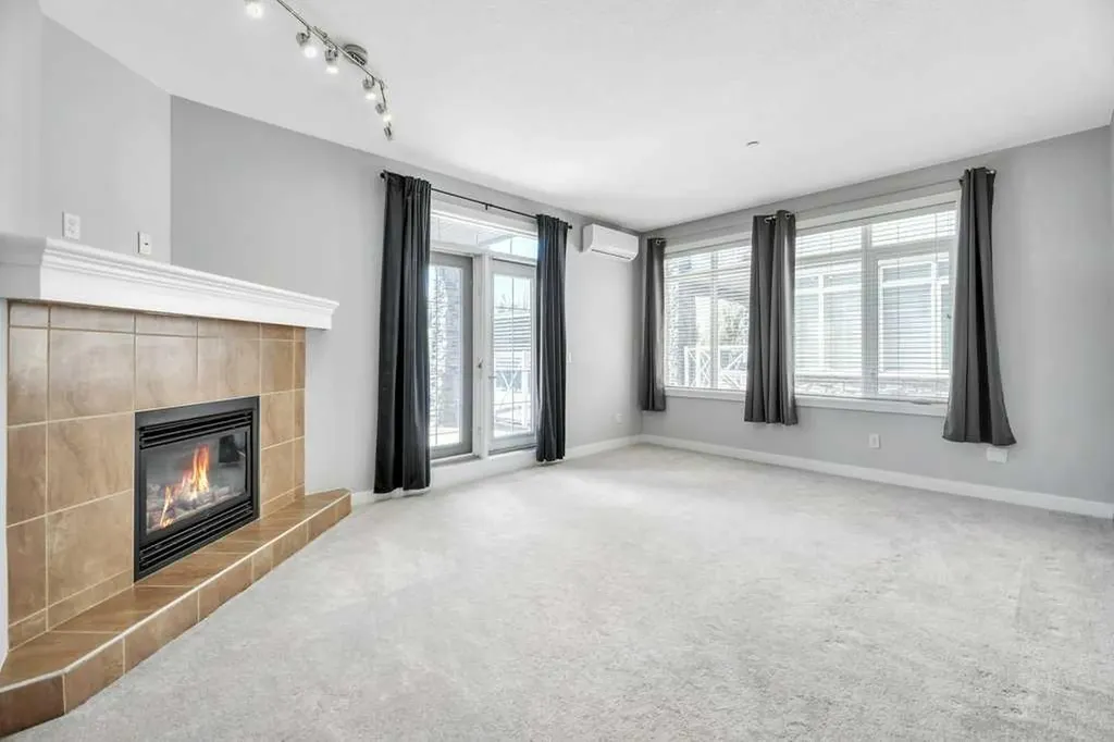 1005B Westmount Drive Strathmore AB T1P 0C3