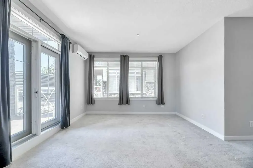1005B Westmount Drive Strathmore AB T1P 0C3