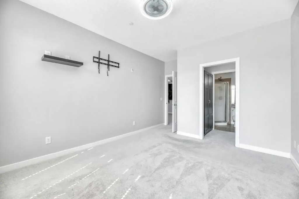 1005B Westmount Drive Strathmore AB T1P 0C3