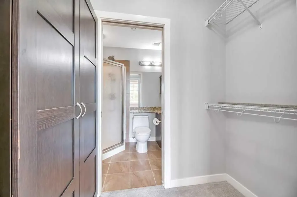 1005B Westmount Drive Strathmore AB T1P 0C3