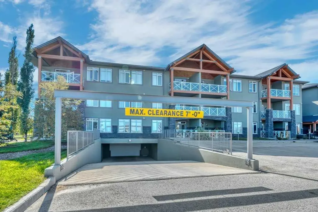 1005B Westmount Drive Strathmore AB T1P 0C3